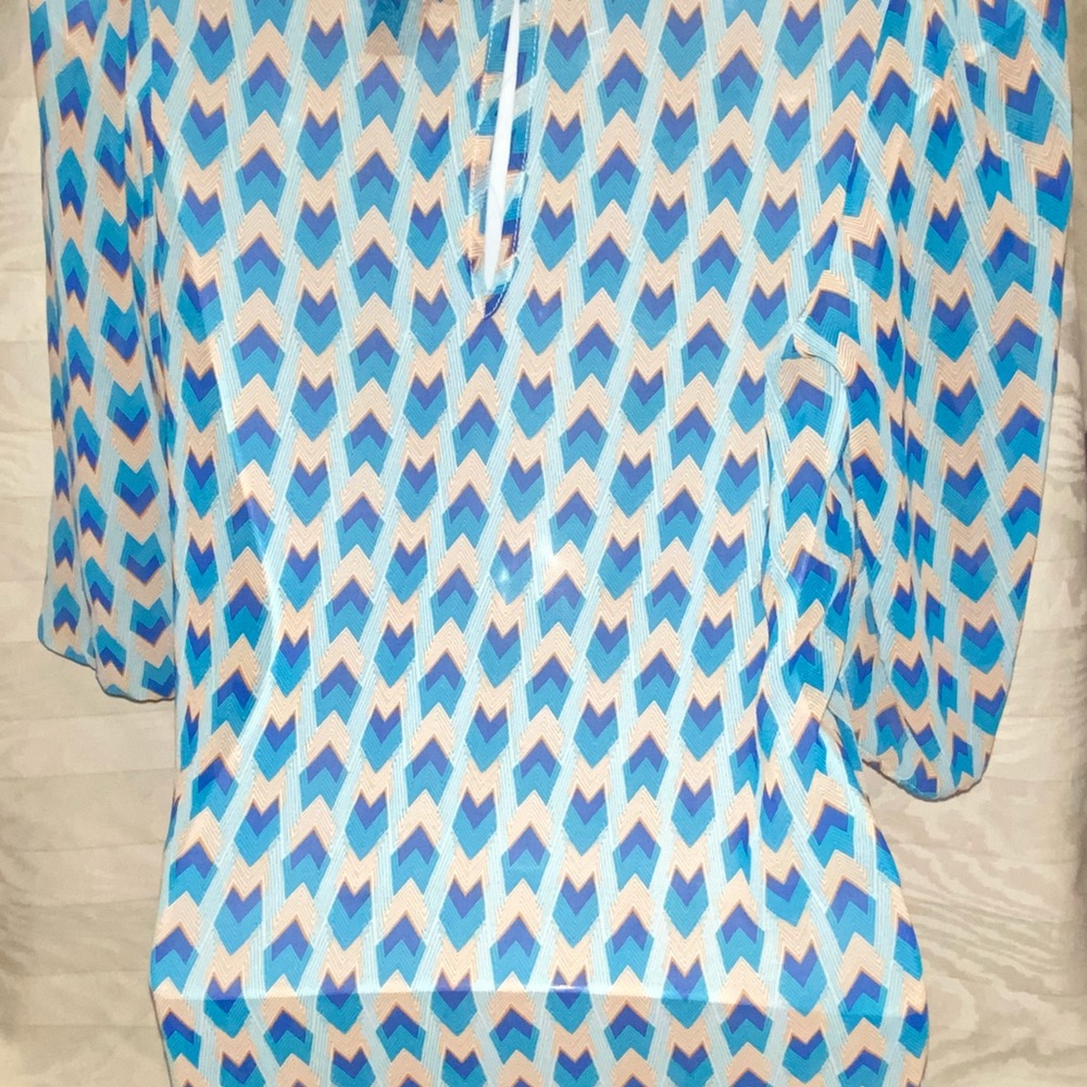 Sheer blouse - Picture 2 of 3